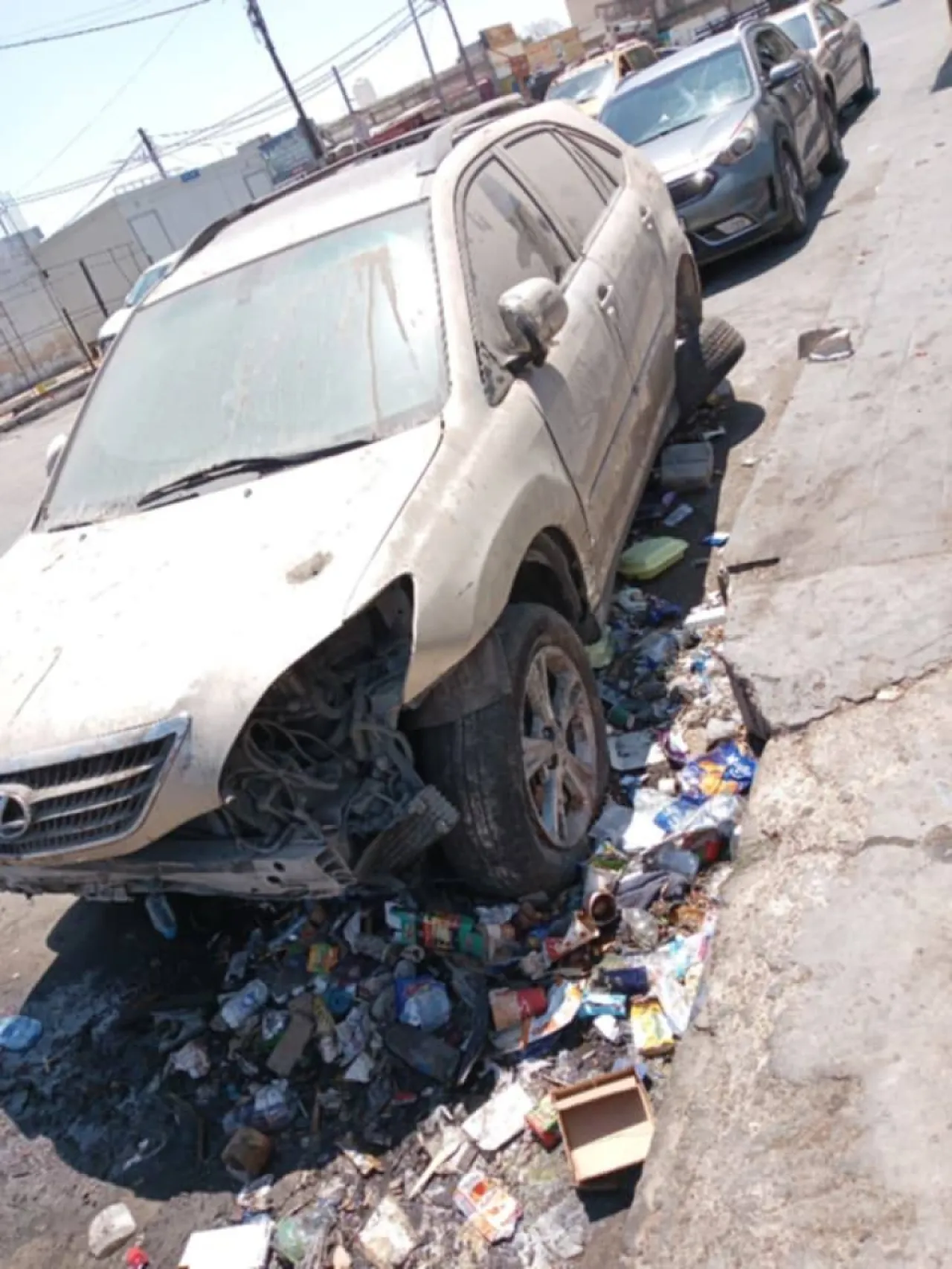 بلدية إربد تمهل مالكي هياكل المركبات المهجورة حتى 15 آب لإزالتها