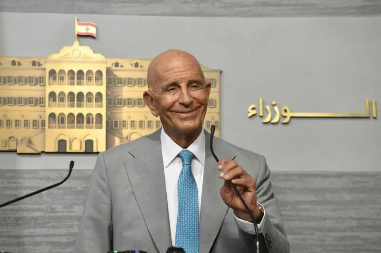 لبنان يبحث ورقة براك لنزع سلاح حزب الله وسط ضغوط أمريكية وانقسام داخلي