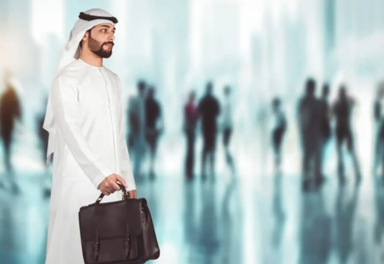 للموظف الراغب في تغيير العمل 4 معلومات مهمة عن فترة التجربة في الإمارات