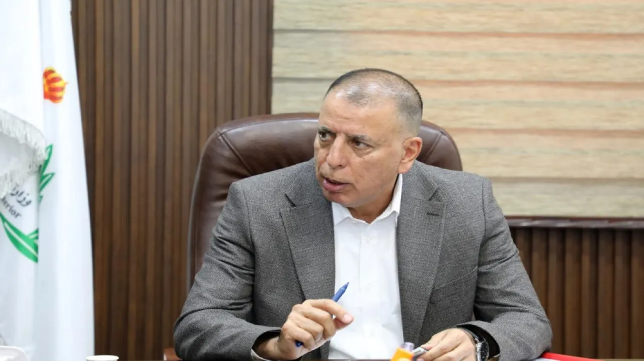 وزير الداخلية يشدد على أهمية استمرار تعزيز منظومة سلامة نقل المواد الخطرة