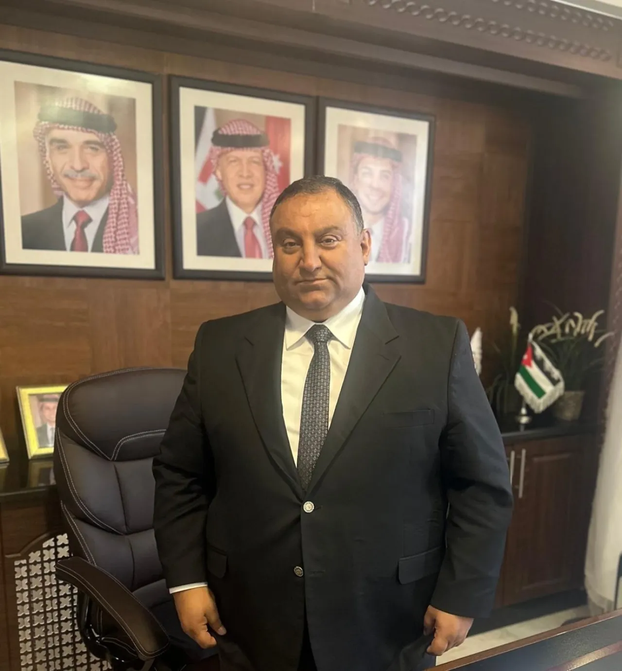 محافظ المفرق تأمين سكن لأسرة تضررت بسقوط سقف منزلها