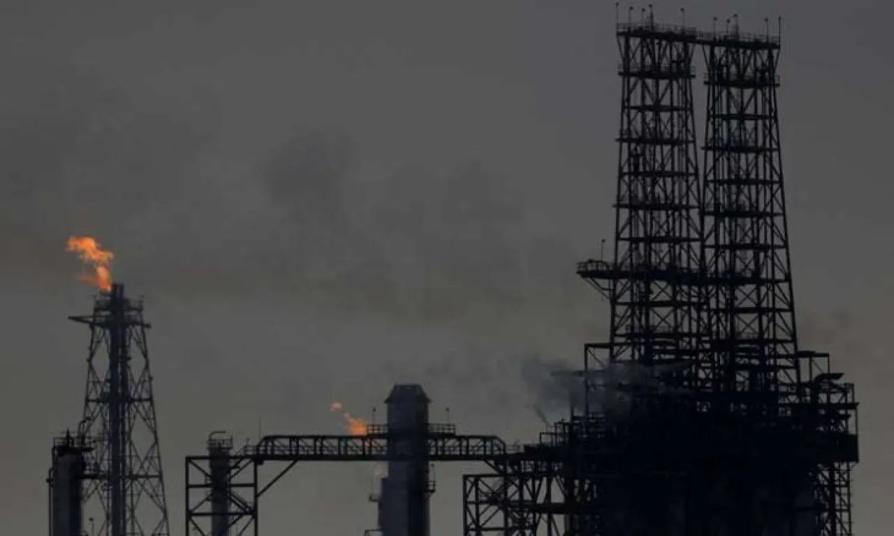 النفط يصعد وسط تفاؤل بعد تمديد هدنة الرسوم الأميركية الصينية