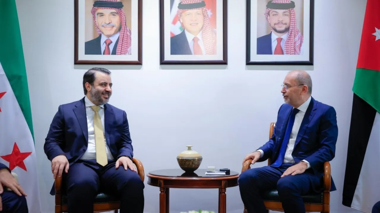 الصفدي يلتقي نظيره السوري قبيل اجتماع ثلاثي بشأن سورية