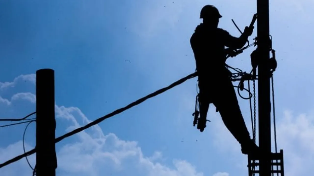 هيئة الطاقة الحكومة لم تلجأ حتى الآن إلى فصل الكهرباء  لتخفيف الأحمال