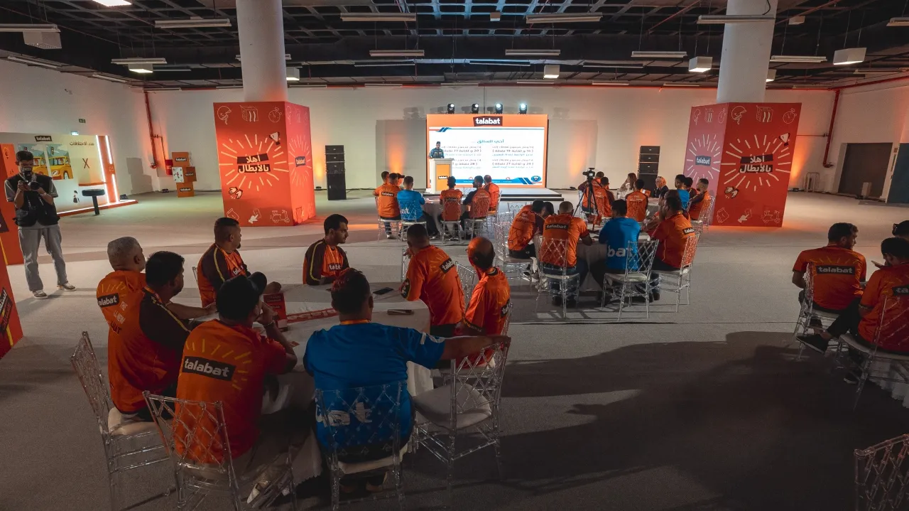 طلبات الأردن تنفذ يوماً تدريبياً لتعزيز الأداء المتميز والسلامة لسائقيها على الطرق