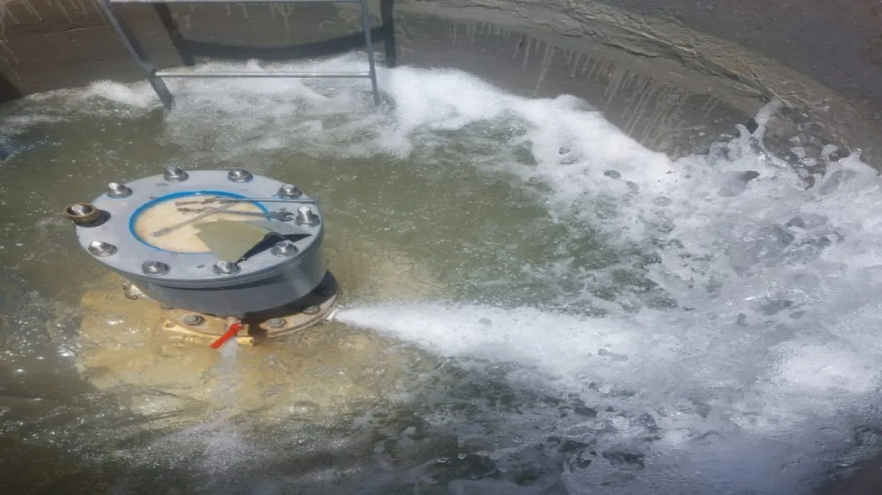 اعتداء على خط مياه الديسي يوقف الضخ عن مناطق في عمّان والرصيفة