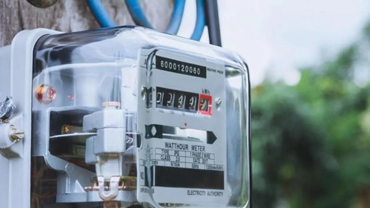 العزام قانون الكهرباء الجديد يعزز التخزين ويكفل الشفافية