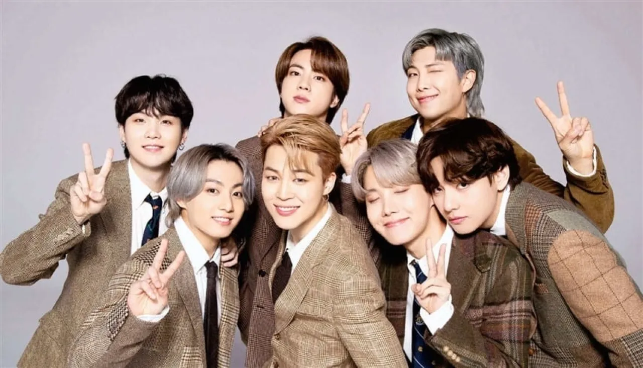 عودة مرتقبة BTS تفاجئ معجبيها ببث مباشر وتستعد لإطلاق ألبومها