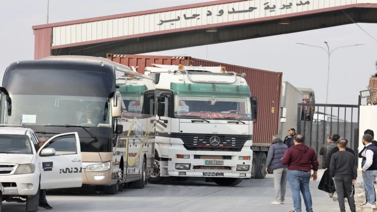 الصناعة والتجارة 200 إلى 250 شاحنة أردنية تدخل إلى سورية يوميا