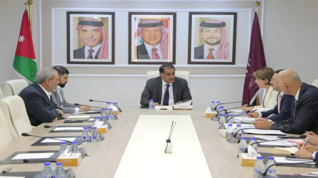 هيئة الخدمة تعليمات جديدة لضبط تعيينات شراء الخدمات في الحكومة