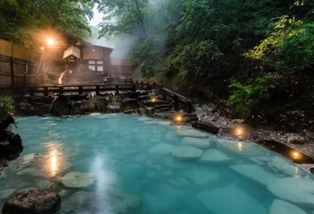 الزبادي والاستحمام في ينابيع ساخنة علاج واعد لمشاكل الأمعاء