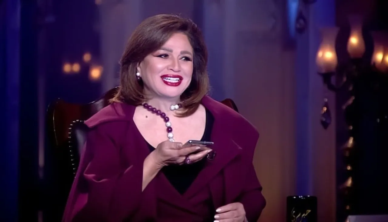 إلهام شاهين ترد بقوة على أنباء تدريس مسيرتها بالمدارس