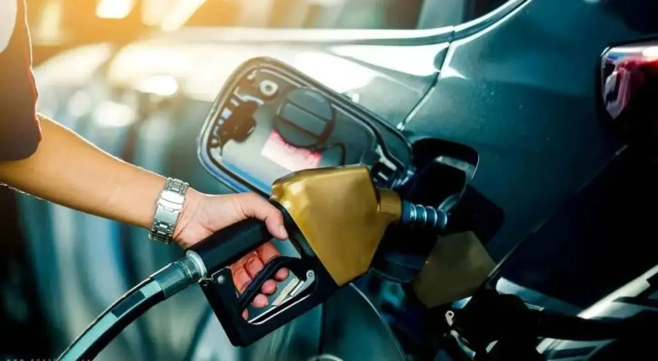 الطاقة الأردنية  ارتفاع أسعار البنزين وانخفاض الديزل والكاز عالميا