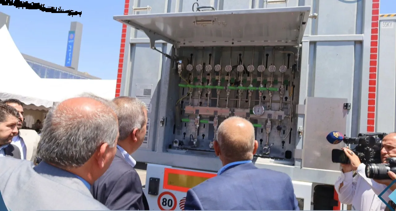 افتتاح أول محطة متنقلة لتعبئة الغاز الطبيعي المضغوط في الأردن  صور