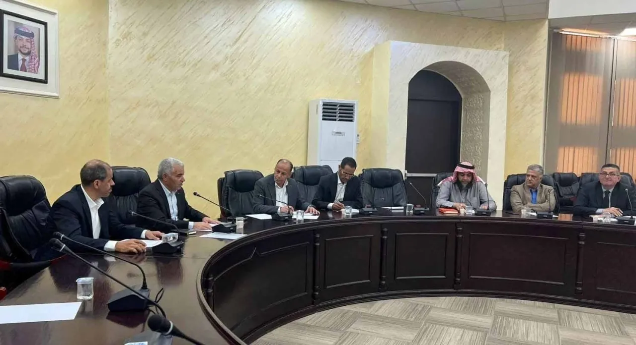 المجلس التنفيذي لمحافظة معان يناقش موازنة 2026