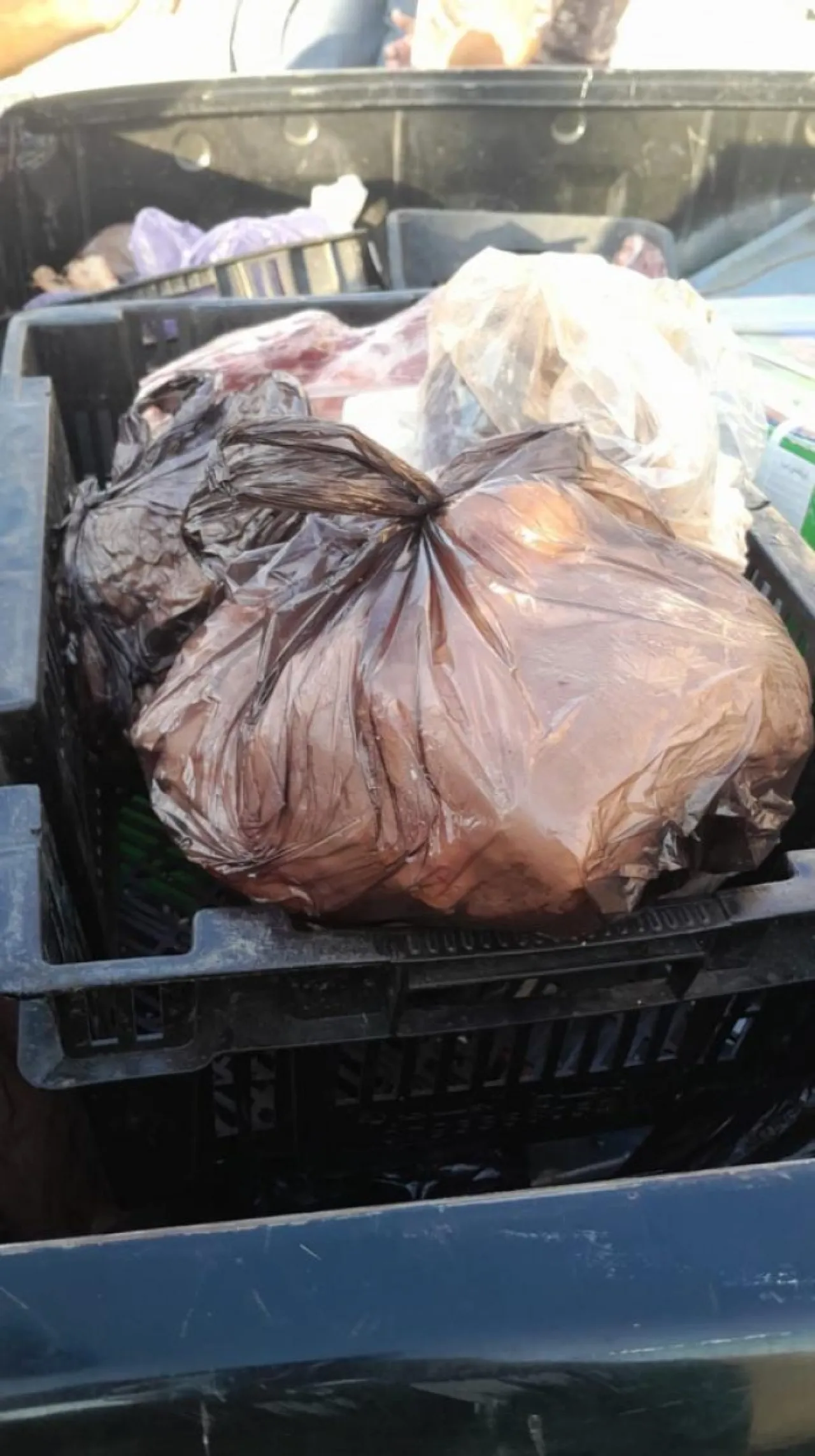 ضبط 350 كيلوغرامًا من اللحوم الفاسدة بالزرقاء