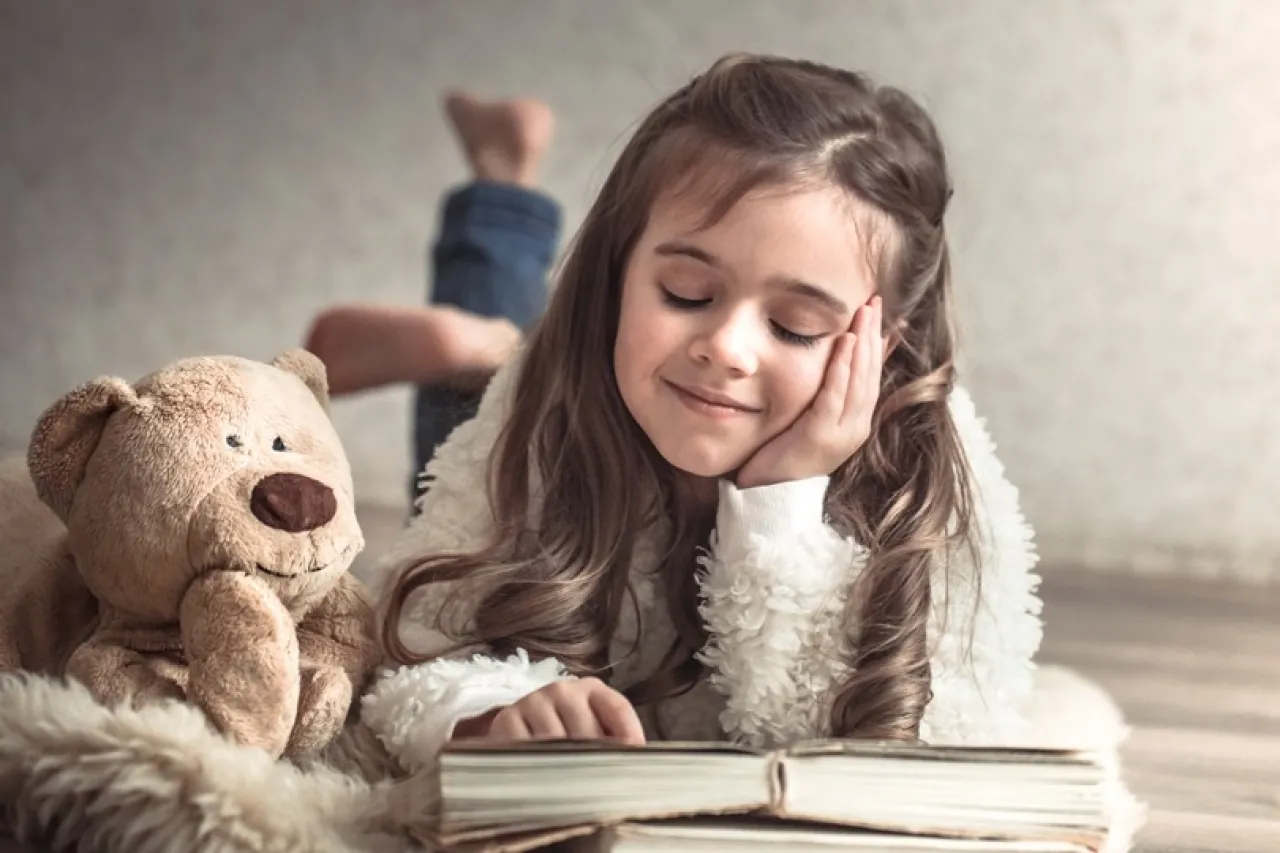 كيف تصنع بيئة منزلية تشجع على القراءة لدى الأطفال