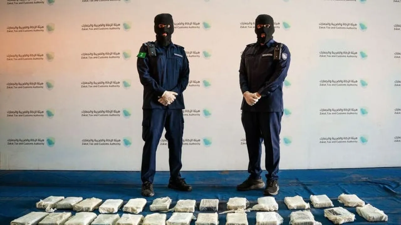 الجمارك السعودية تحبط محاولة تهريب أكثر من 300 ألف حبة مخدرة