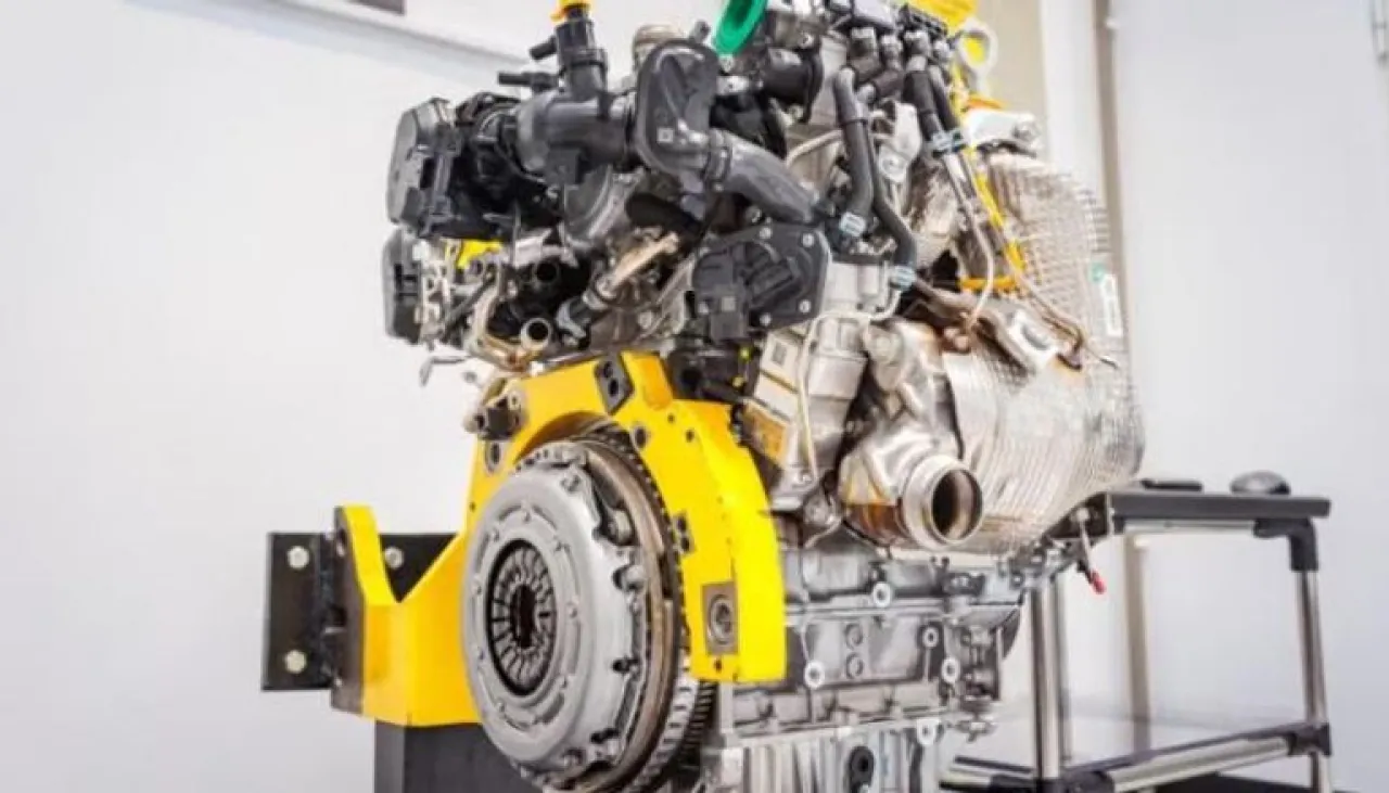 رينو تفاجئ سوق السيارات بمحرك تقليدي جديد يحقق أعلى كفاءة من الغاز