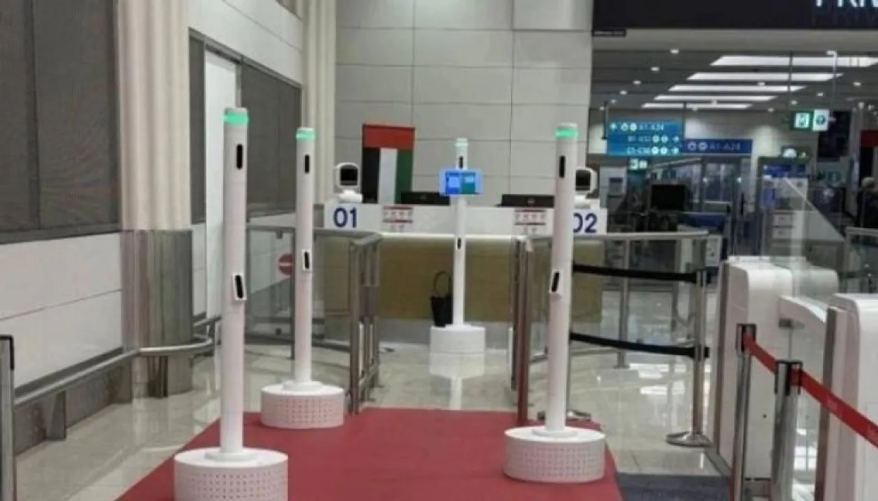 مطار دبي يطلق السجادة الحمراء خدمة جديدة تنهي إجراءات السفر في 6 ثوانٍ
