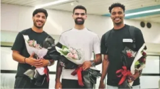 جانب من استقبال الزوراء العراقي للثلاثي عبدالله نصيب ونزار الرشدان ورزق بني هاني