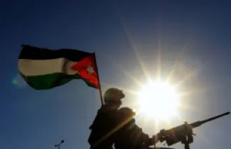 إحباط تهريب مخدرات إلى الأردن عبر بالونات بدائية