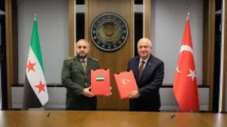 تركيا وسوريا توقعان مذكرة تفاهم بشأن التعاون الدفاعي