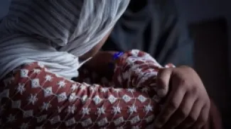 يف ينتهي المطاف بنساء أفغانيات بالعيش والموت في مراكز علاج نفسي؟