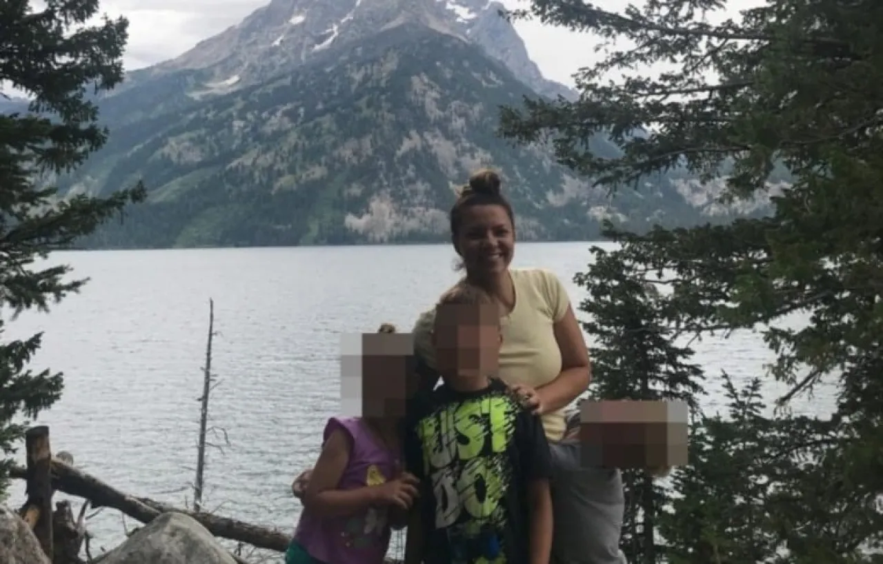 سحبها من منزلها وألقاها في الغابة امرأة تتعرض لهجوم مُرعب من دُب