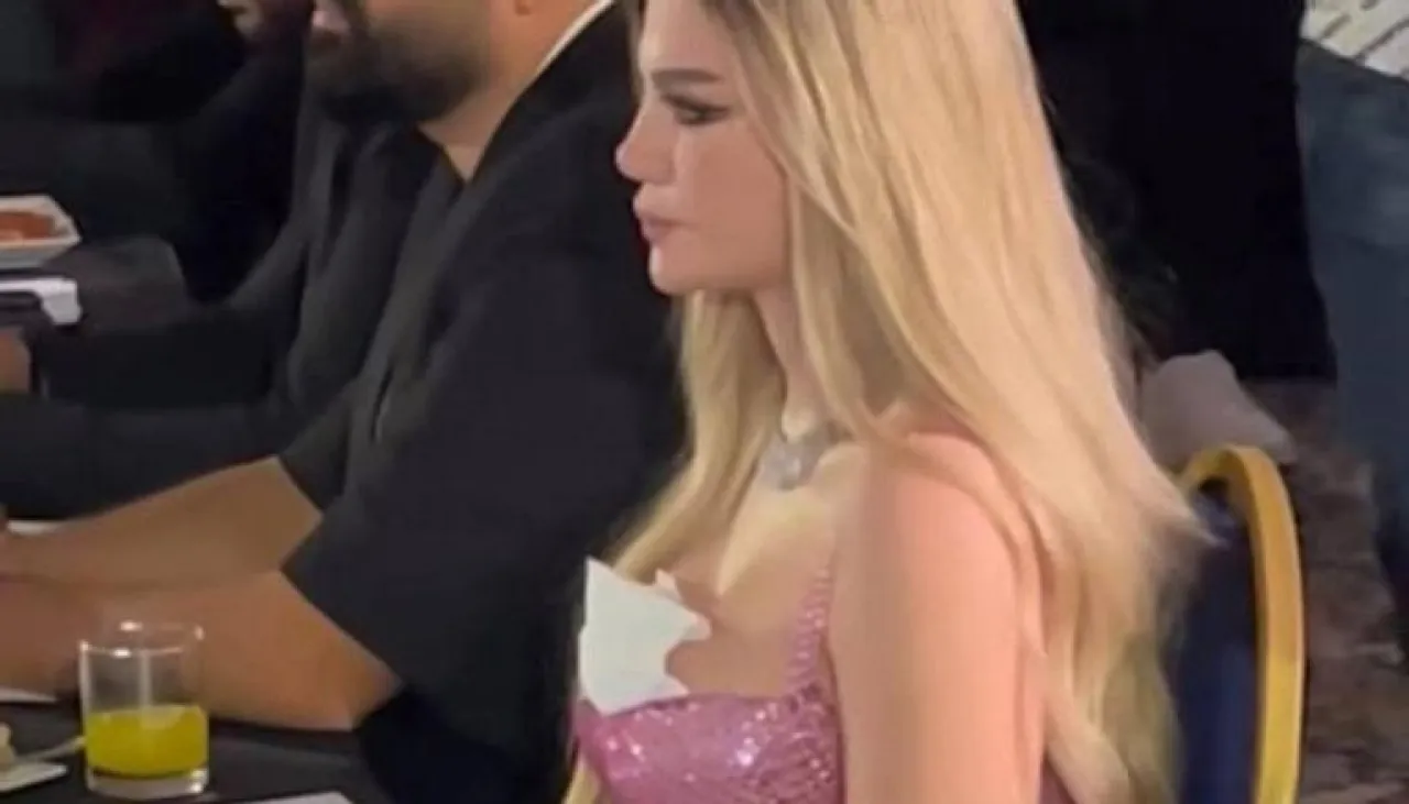 سر فستان ياسمين الخطيب أشهر إطلالاتها التي أثارت ضجة في وسائل التواصل