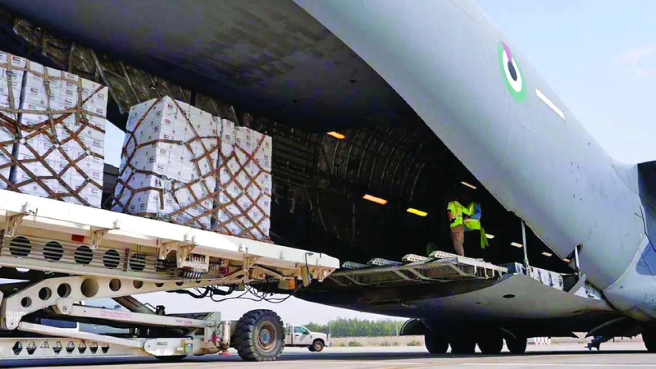 الإمارات تسيير 3 طائرات تحمل أكثر من 105 أطنان مساعدات إلى أفغانستان