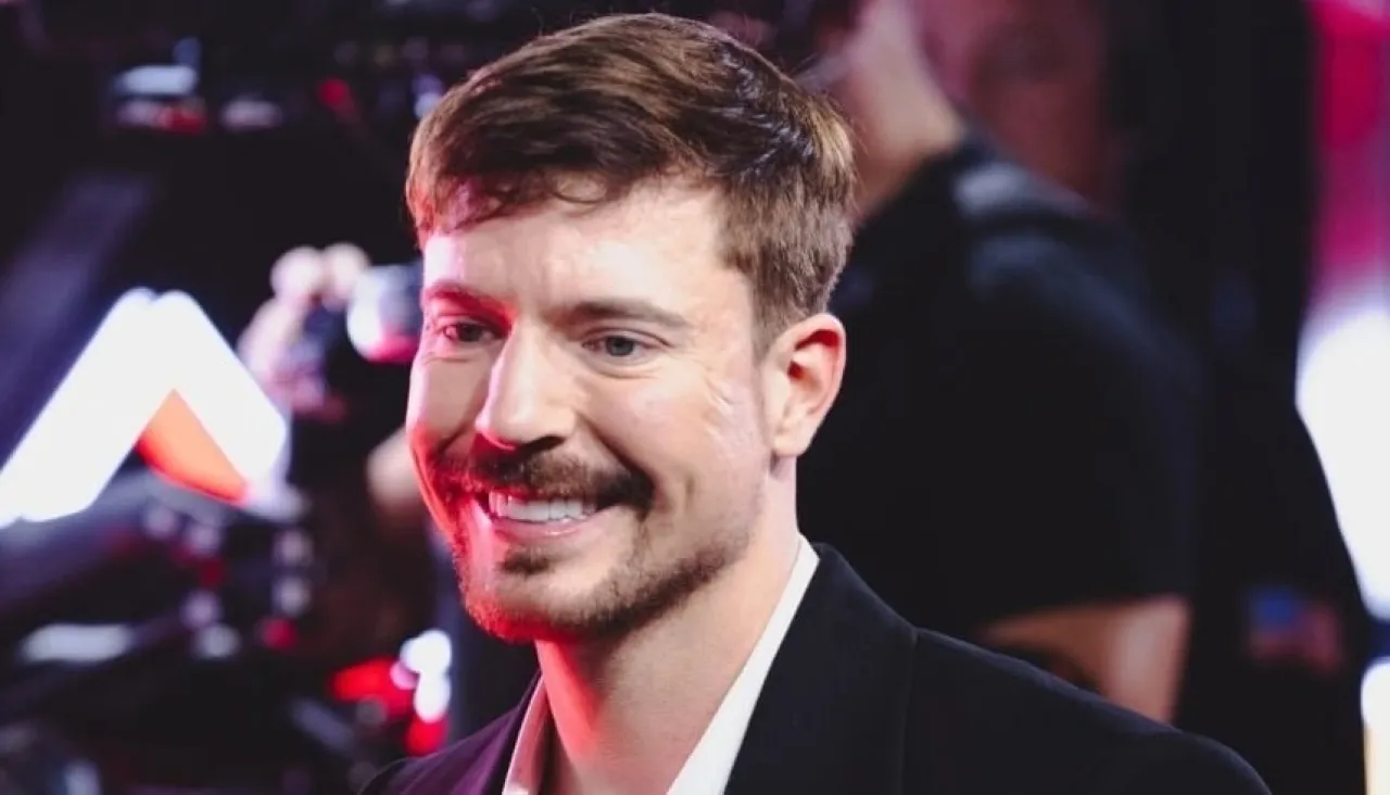 المبالغة تُحرج مستر بيست في حفل MTV 2025