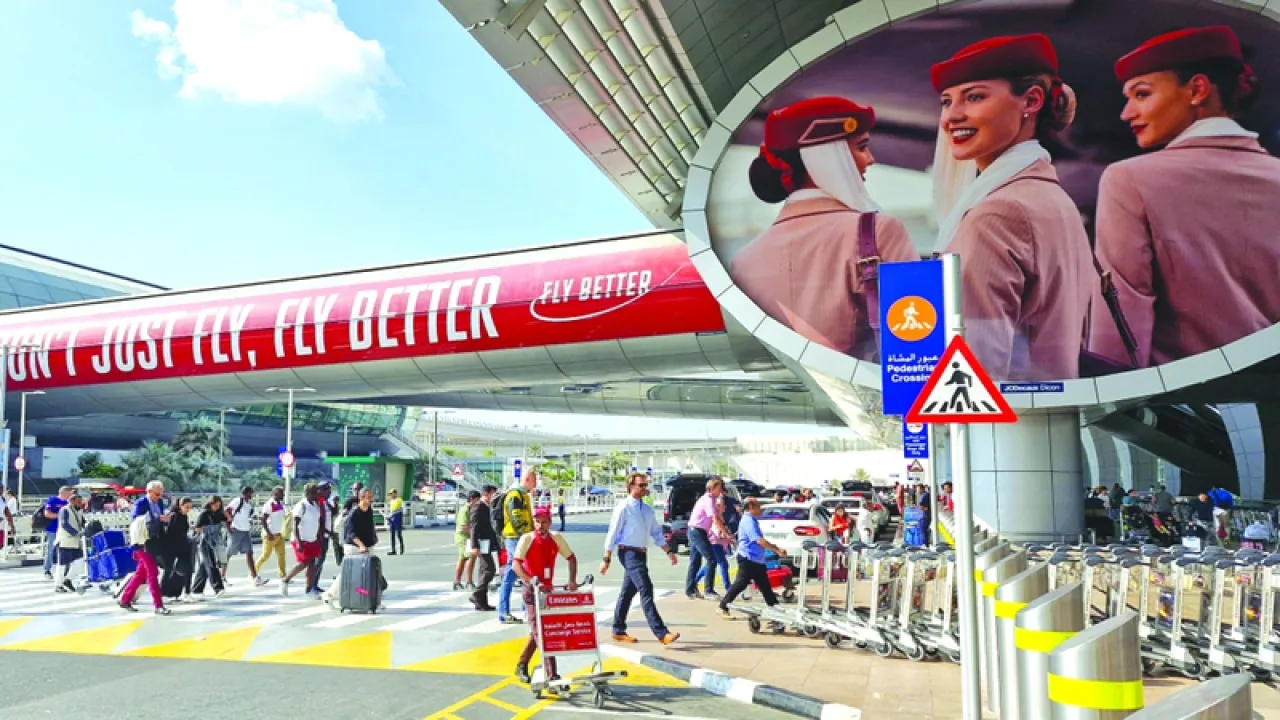 مطارات الإمارات تتجاوز حاجز مليار مسافر خلال 10 سنوات