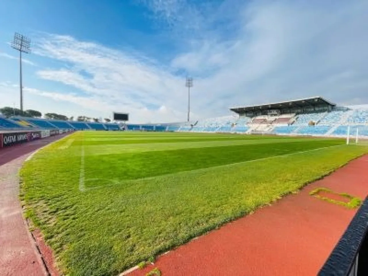 منتخب مونديالي وملاعب كرة خارج التصنيف