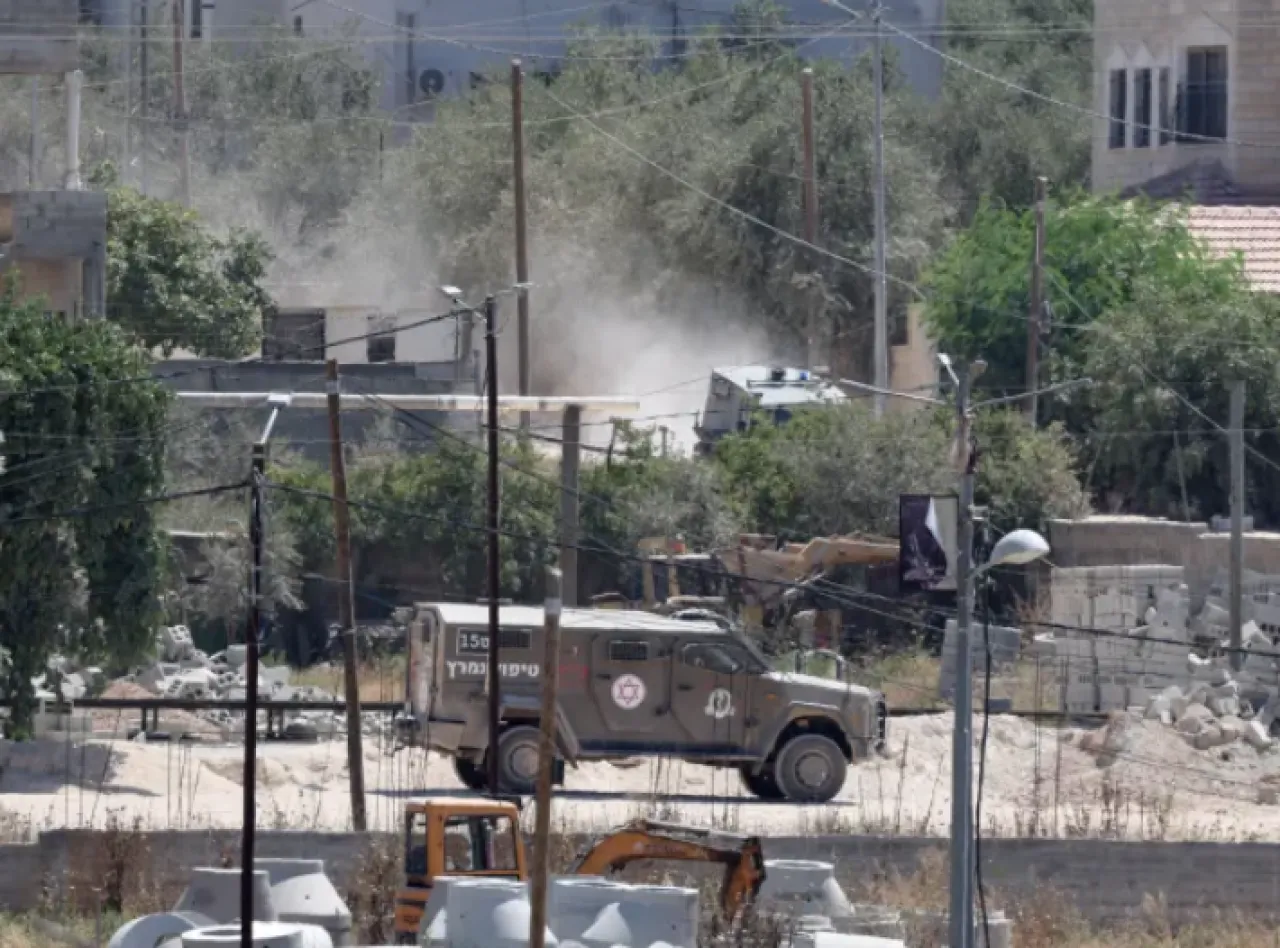 اشتبكات عنيفة في جنين والاحتلال يهدم منازل مقاومين بالضفة