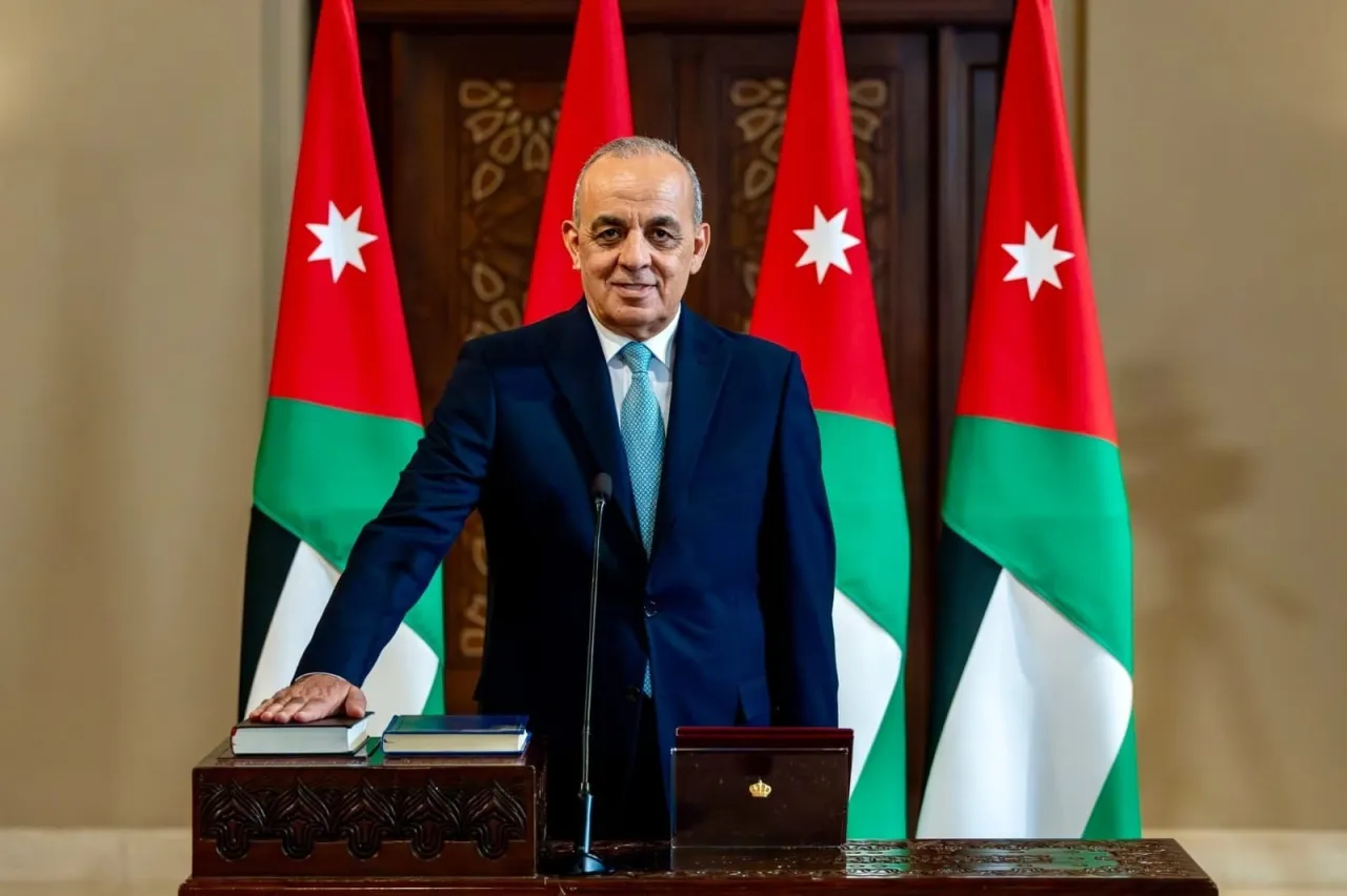 وزير السياحة يوقف العمل بمصفوفة المخالفات المهنية والعقوبات لاعادة دراستها