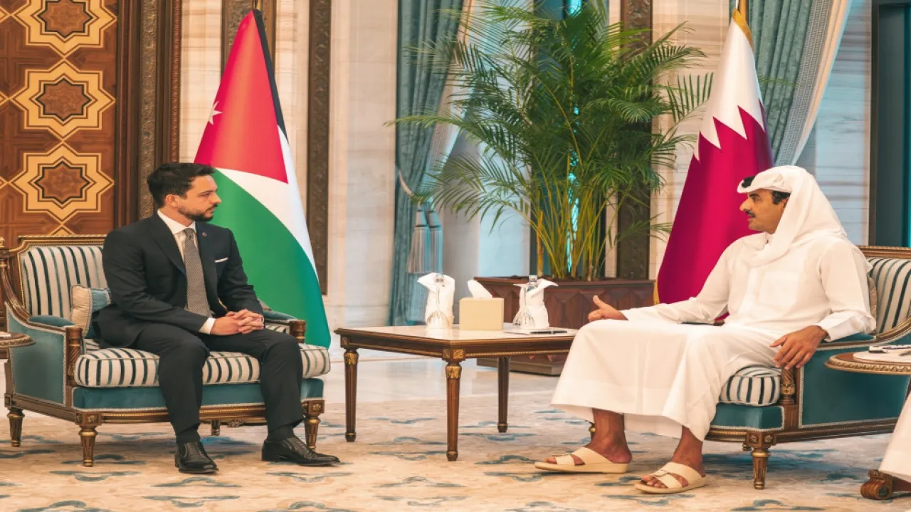 ولي العهد يلتقي أمير قطر ويؤكد تضامن الأردن المطلق مع قطر في الحفاظ على أمنها واستقرارها