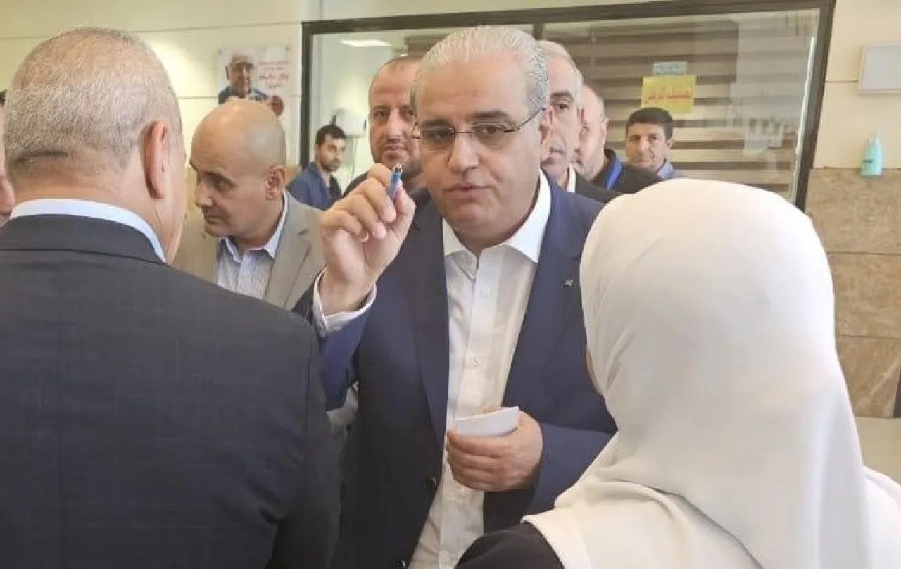 وزير الصحة للأردنيين  لا تترددوا بالاتصال بالخط بالساخن