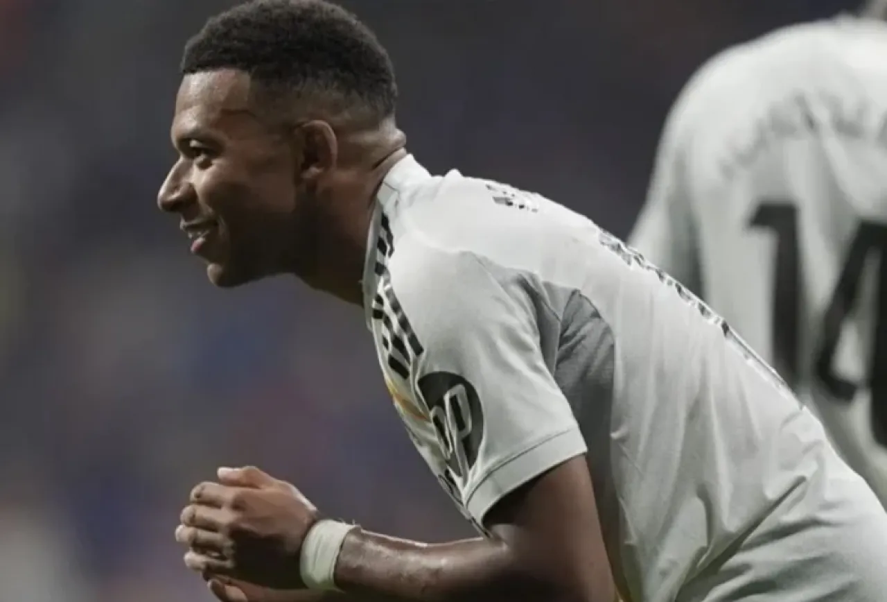 الشرطة الإسبانية تعتقل مشجعاً بتهمة العنصرية ضد مبابي