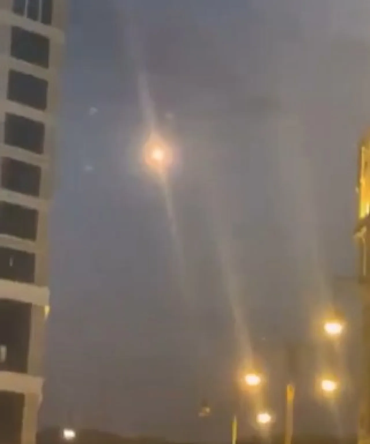 انفجار في سماء المدينة المنورة يثير الريبة عبر وسائل التواصل   فيديو