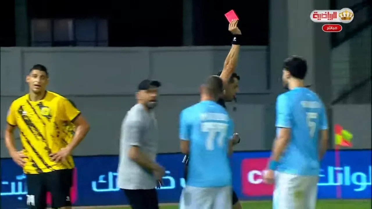 احتجاج وطرد عقب انتهاء مباراة الحسين والفيصلي