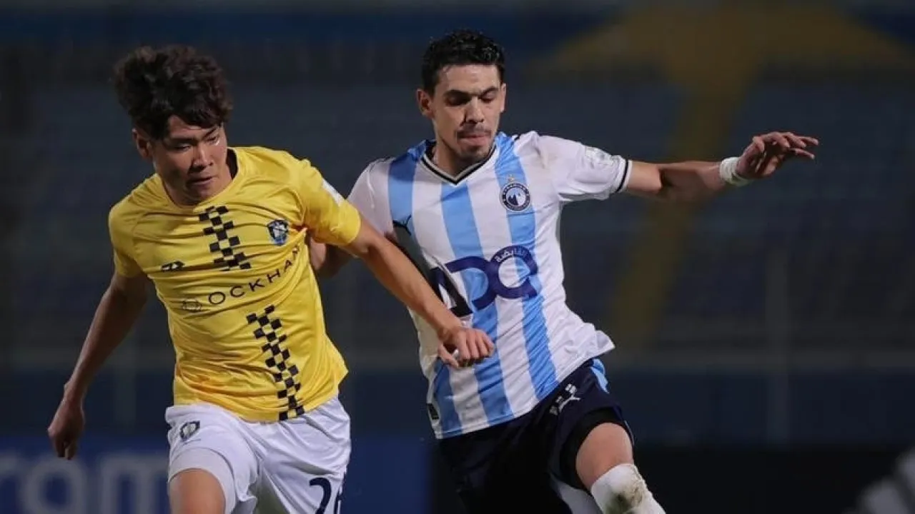 بيراميدز يهزم أوكلاند ويتأهل لملاقاة أهلي جدة