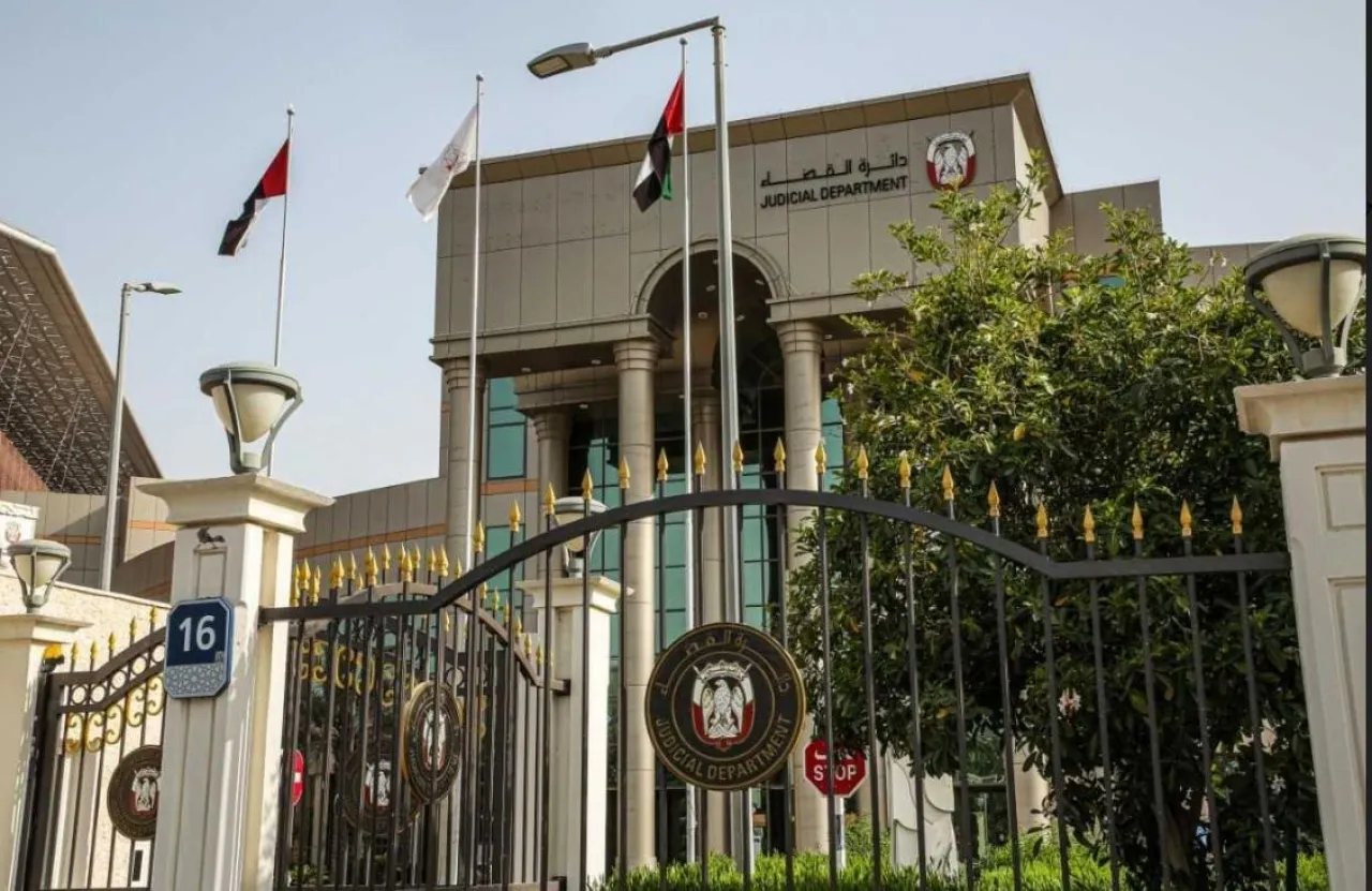 قضاء أبوظبي يصدر أحكاماً بالسجن 15 سنة بحق 8 مدانين في قضايا استغلال للأطفال