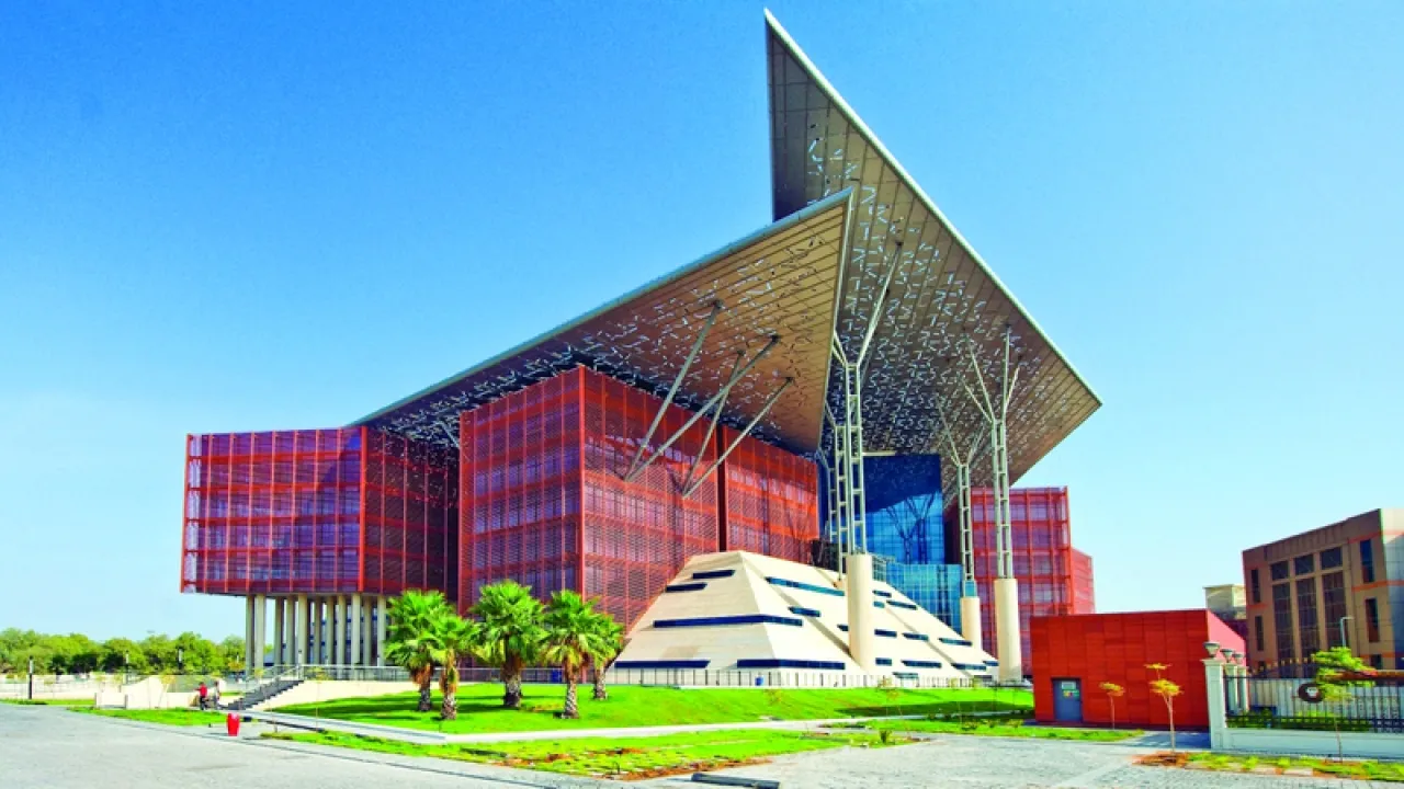 الإمارات شاب يشتري سيارة بـ 185 ألف درهم بـ شيك مرفوض