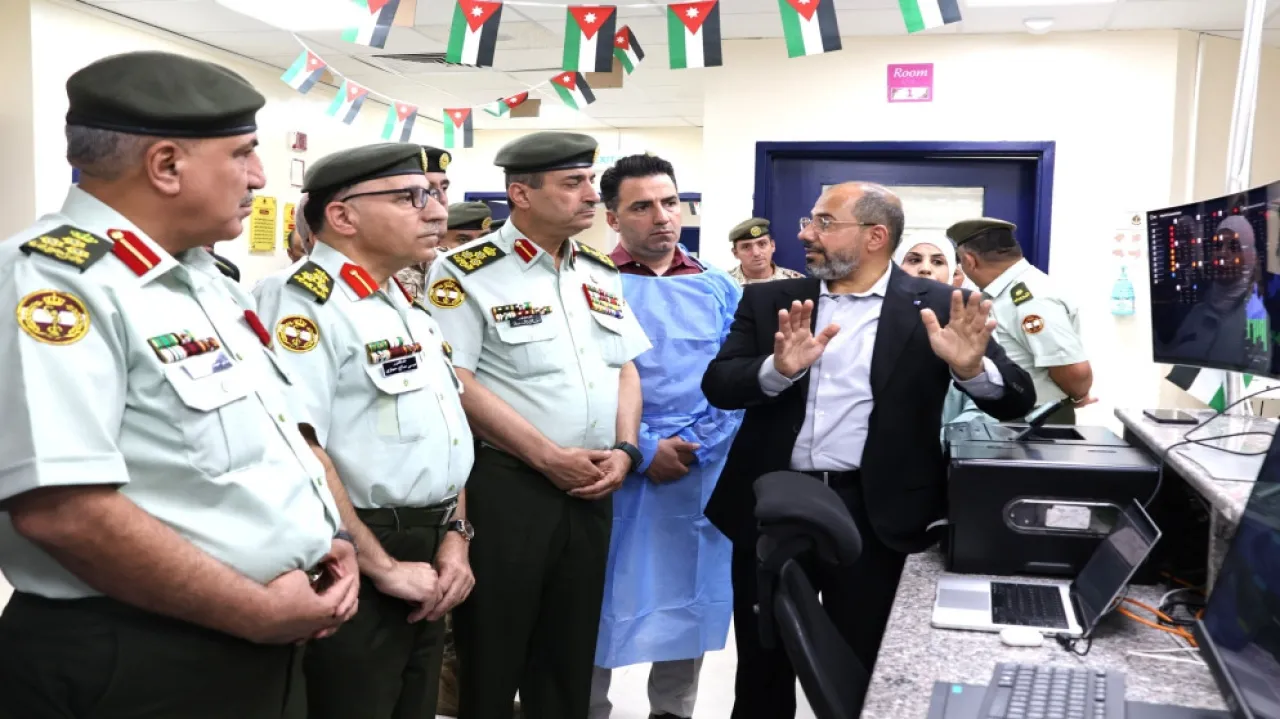 الخدمات الطبية الملكية: إدخال جهاز ARC مدعم بالذكاء الاصطناعي لربط مرضى قسم العناية الحثيثة