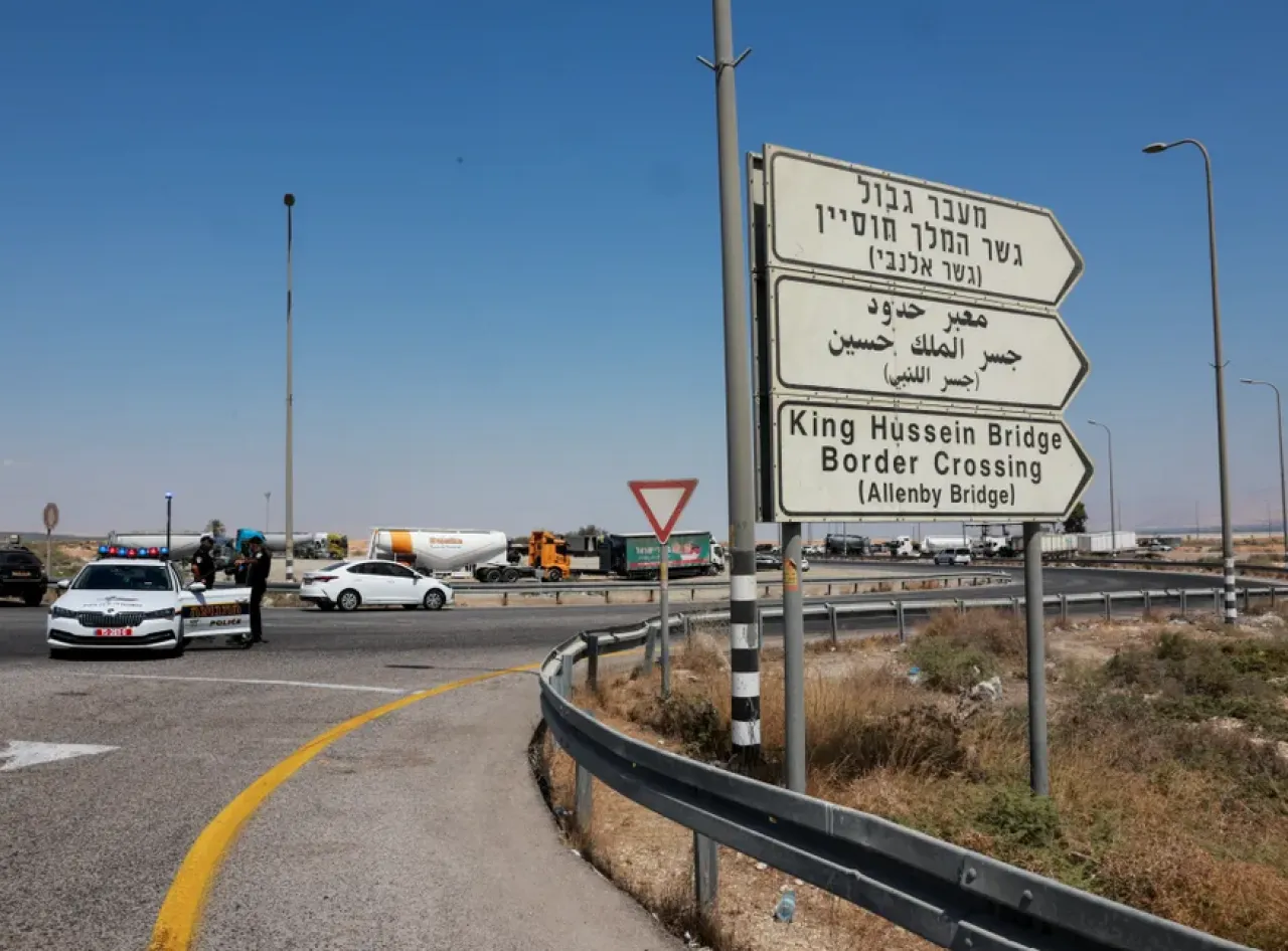 الإعلام العبري إصابة جنديين إسرائيليين بإطلاق نار عند معبر الكرامة