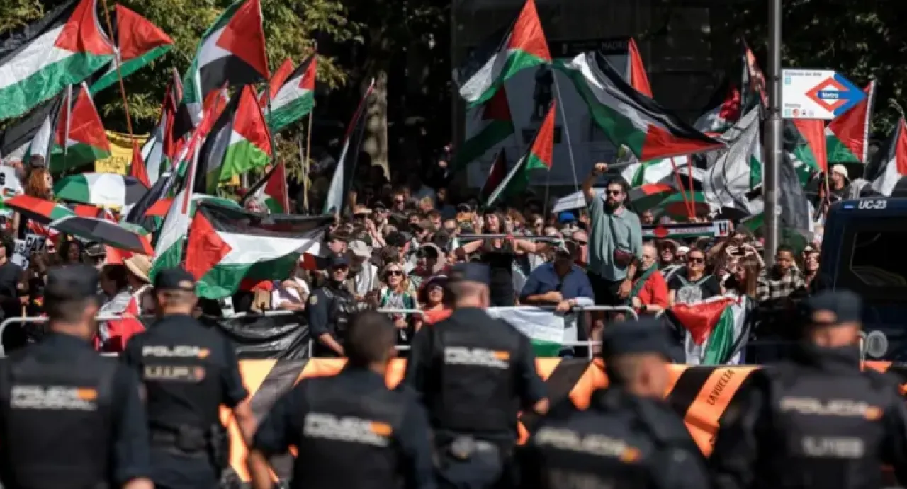 من أين ينبع الدعم الإسباني تاريخياً للفلسطينيين