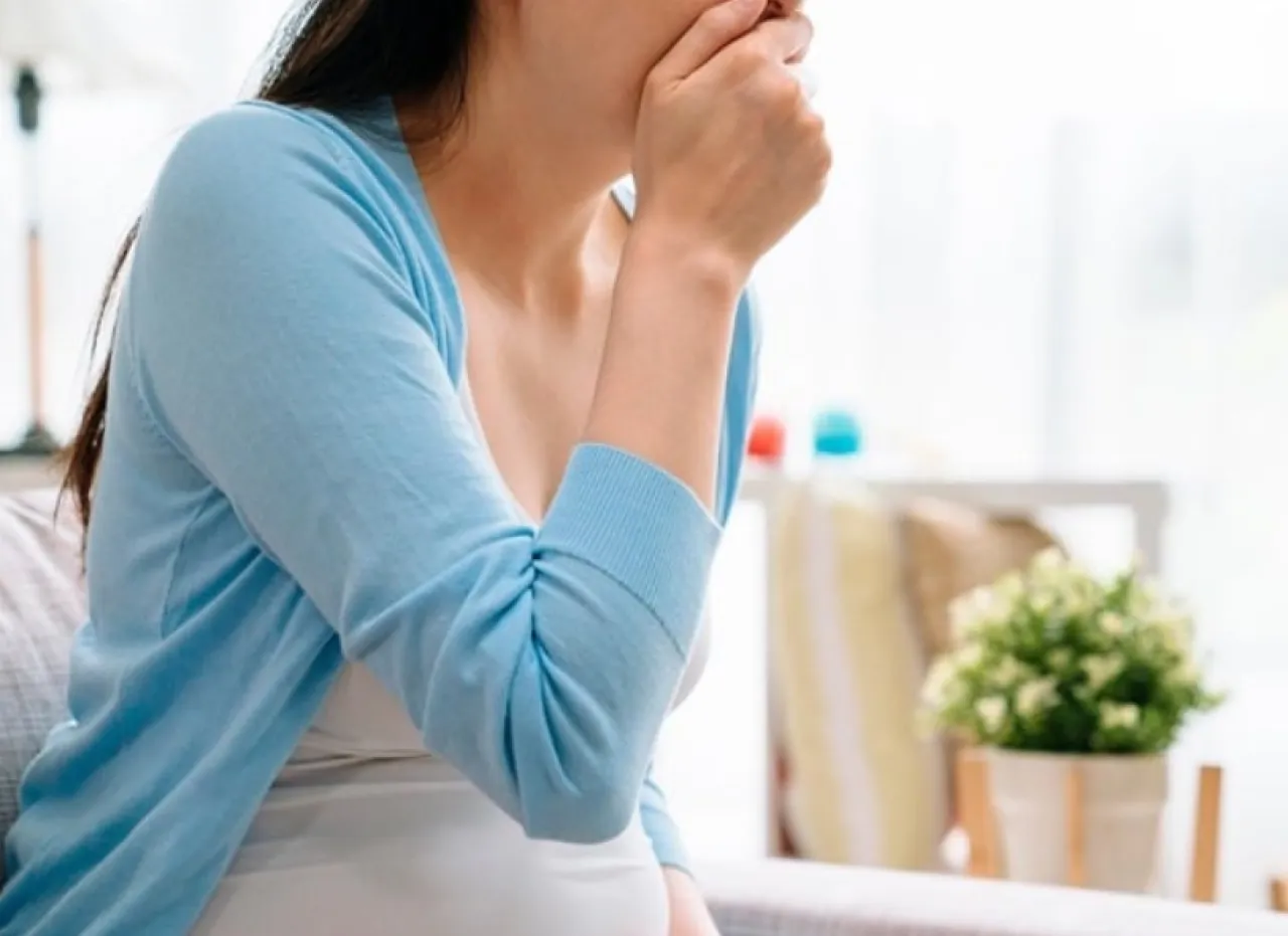 دراسة غثيان الحمل الشديد يزيد خطر مشاكل الصحة العقلية