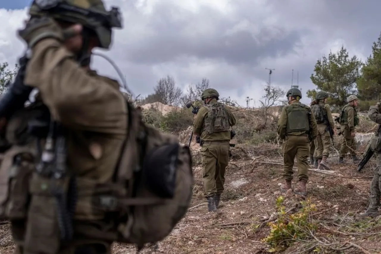 إصابة 8 جنود إسرائيليين بانقلاب آلية عسكرية شمال غزة