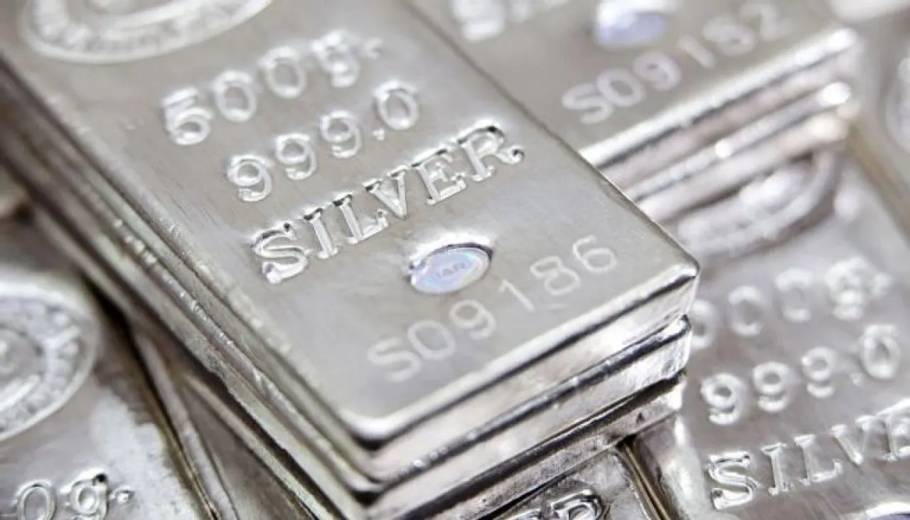 الفضة تقفز لأعلى مستوى في 14 عاماً